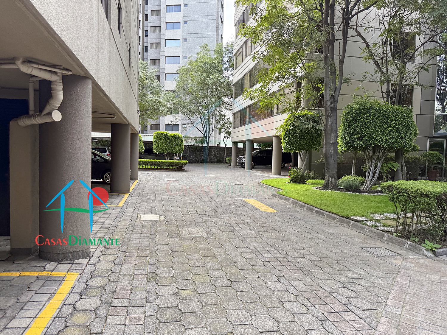 Edificio Jardines en la montaña - Estacionamiento 3